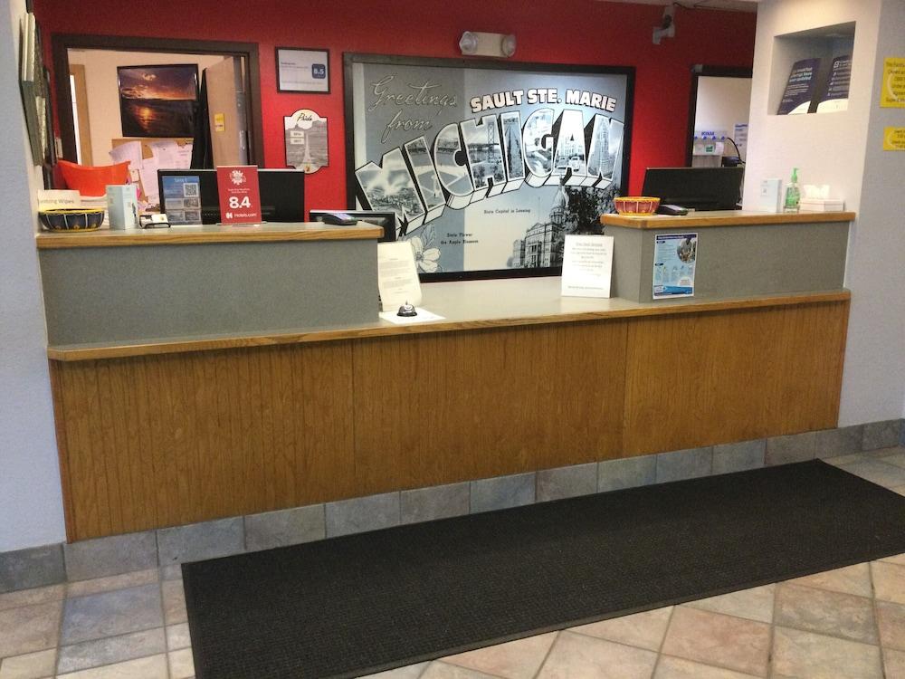 Super 8 By Wyndham Sault Ste. Marie Hotel Exterior foto